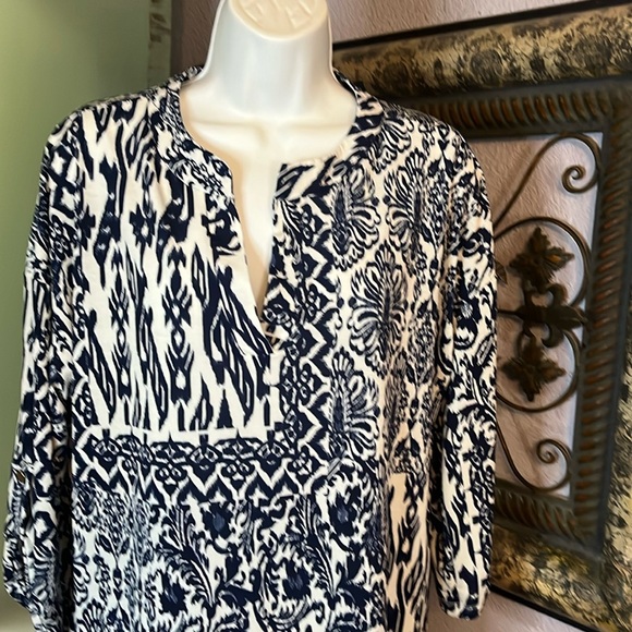 EUC White Birch Top- so cute blue/ white abstract floral print Sz S - Picture 2 of 9